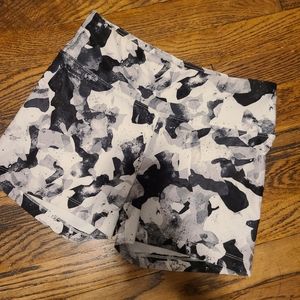 Marika Athletic Shorts size S